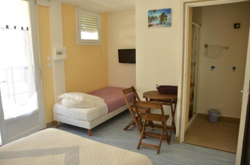 Les Chambres Des Gites Des Isles バルヌヴィル・カルトゥレ 部屋 写真